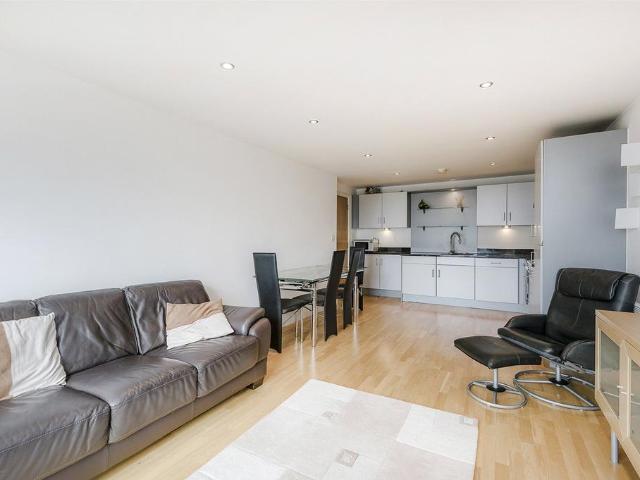 Balmes Road, De Beauvoir, N1 2 bed apartment to rent £2,800 pcm £646 pw