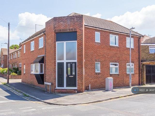 Balmoral Court, Margate, CT9 2 bed flat to rent £1,085 pcm £250 pw