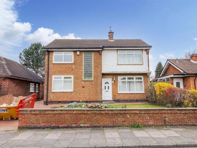 Balmoral Drive, Bramcote, Nottingham. 4 bed detached house to rent £1,595 pcm £368 pw