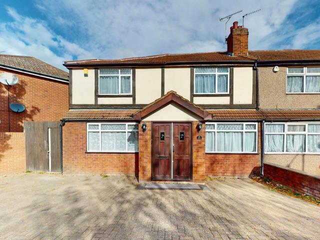 Balmoral Drive, Hayes UB4, 4 bed end terrace house to rent, £2,700 pcm | PrimeLocation