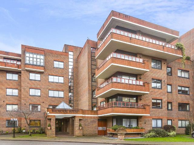 Balmoral House, Windsor Way, London W14, 1 bed flat to rent, £2,100 pcm | PrimeLocation