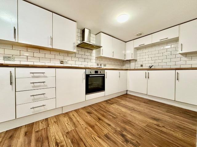 Balmoral Road, Gillingham ME7, 3 bed flat to rent, £1,300 pcm | PrimeLocation