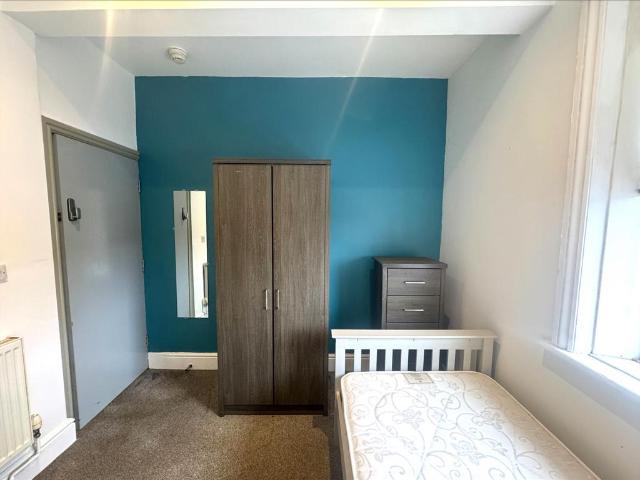 Balne Lane, Wakefield, WF2 1 bed in a house share to rent £465 pcm £107 pw