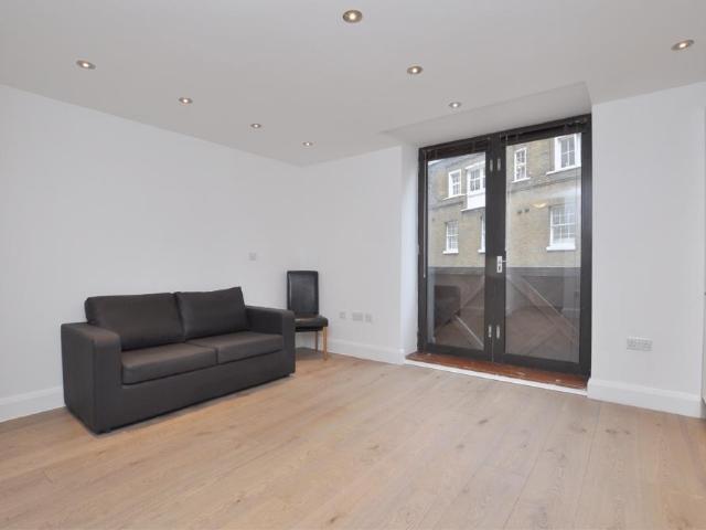 Bartholomew Close, London EC1A Studio to rent £1,842 pcm £425 pw
