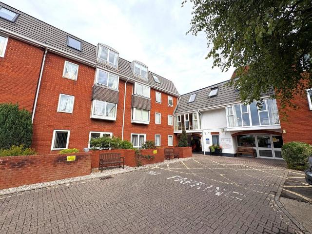 Bartholomew Street West, Exeter, EX4 1 bed apartment to rent £900 pcm £208 pw