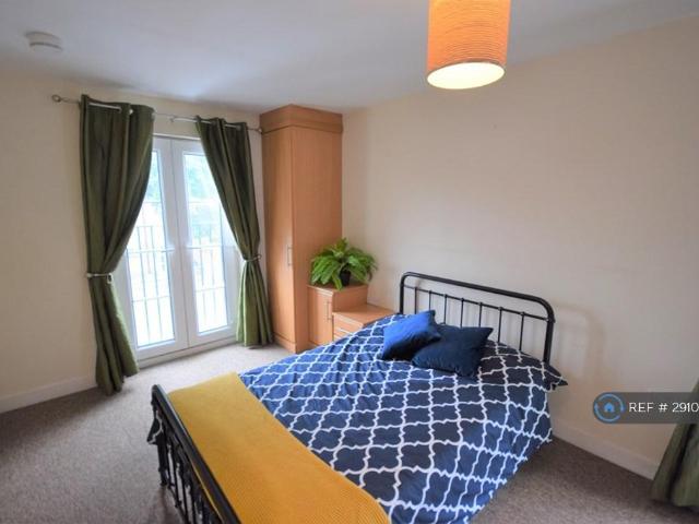 Bartholomews Square, Bristol, BS7 6 bed semi detached house to rent £4,578 pcm £1,056 pw