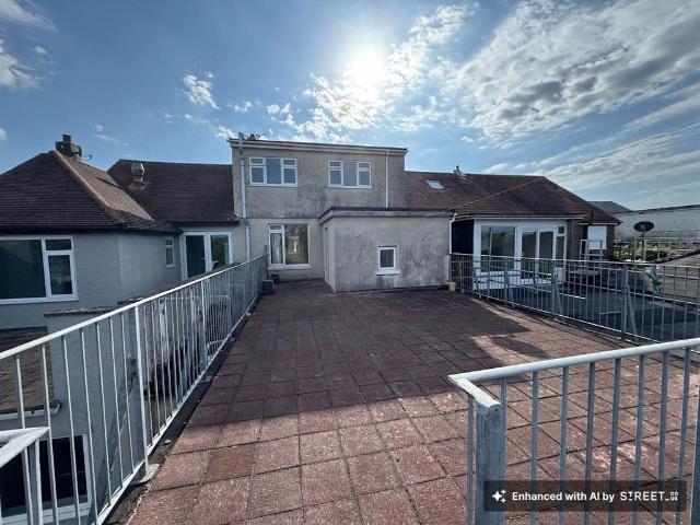Barton Hill Road, 168A Barton Hill. 3 bed maisonette to rent £1,200 pcm £277 pw