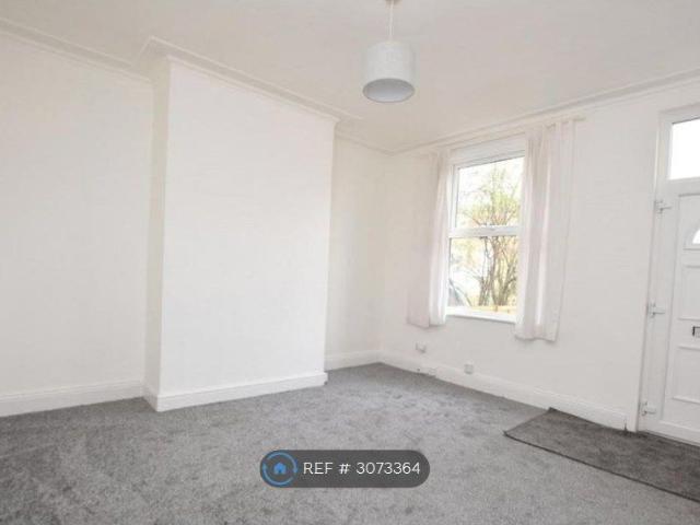 Barton Place, Leeds LS11, 2 bed terraced house to rent, £795 pcm | PrimeLocation