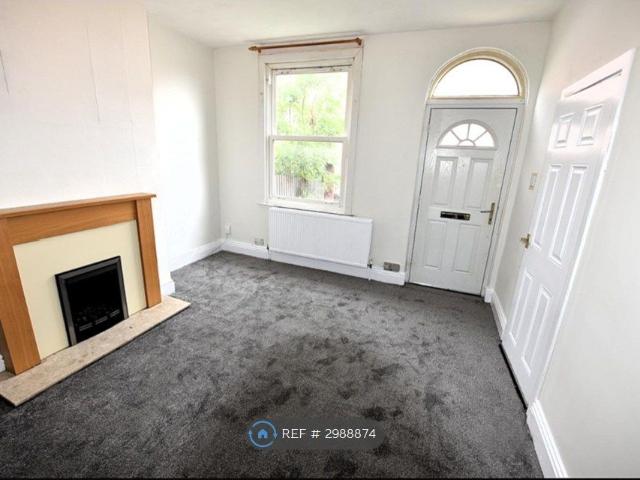 Barton Terrace, Leeds LS11, 2 bed terraced house to rent, £925 pcm | PrimeLocation