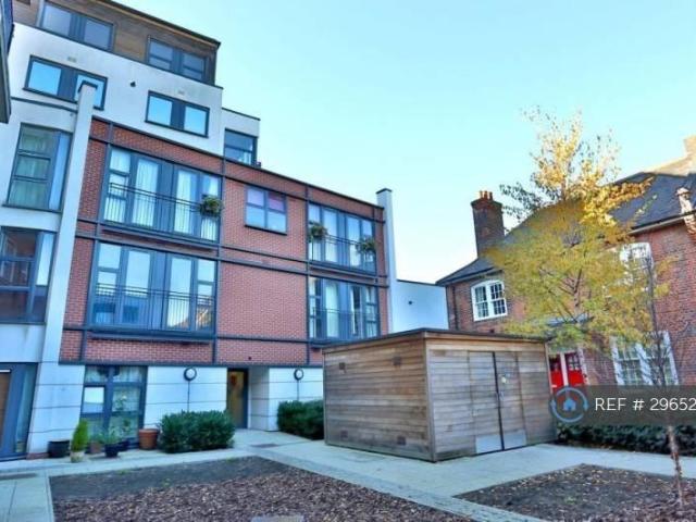 Bartlett Mews, London, E14 1 bed flat to rent £1,750 pcm £404 pw