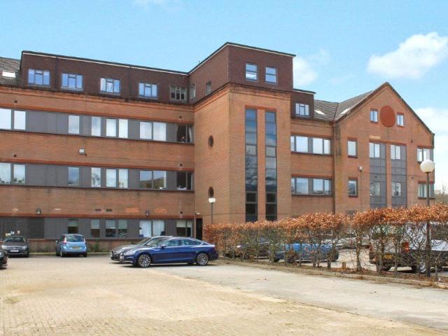 Bartley Way, Hook, Hampshire RG27, 2 bed flat to rent, £1,300 pcm | PrimeLocation