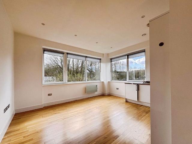 Bartley Way, Hook, Hampshire, RG27