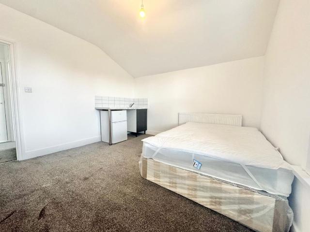 Bartram Road, London SE4, Studio to rent, £1,150 pcm | PrimeLocation