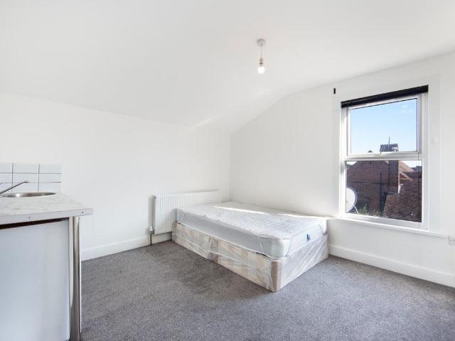 Bartram Road, London SE4, Studio to rent, £1,150 pcm | PrimeLocation