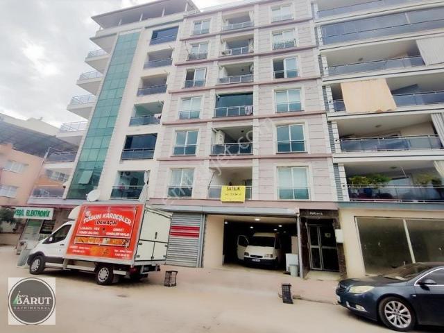 Baruttan İncirliova İstiklal'de Cadde Üzeri 3+1 Daire