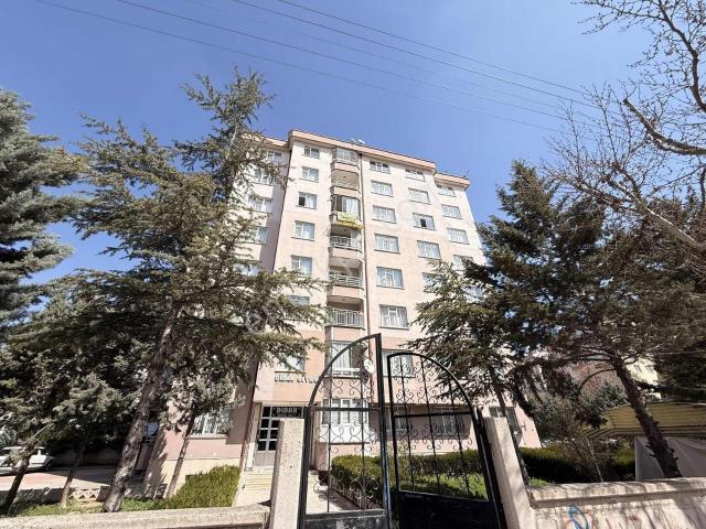 Barış Cad. Yakını Şeyh Şamil Mah. 2+1 Arakat Bakımlı Daire