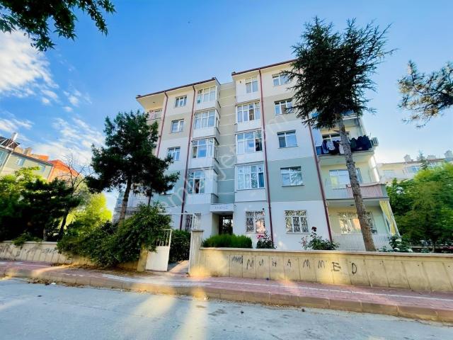Barış Caddesi Real Avm Otogarı Çevresi Satılık 3+1 Daire !