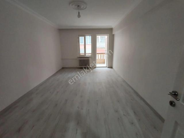 Barış Gayrimenkul'den Umurbey'de 3+1 Ara Kat Bakımlıdaire