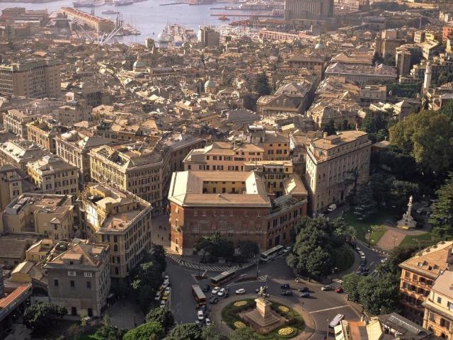 Palazzina commerciale in vendita a Genova