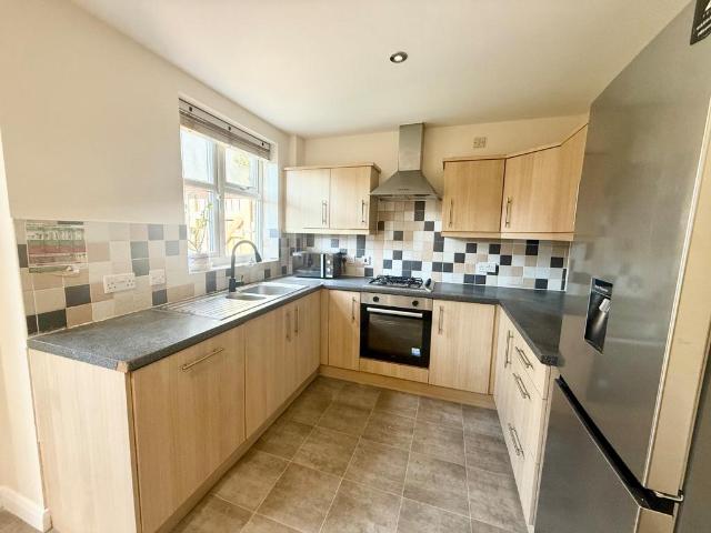 Bar Lane, Nottingham. 4 bed detached house to rent £1,100 pcm £254 pw