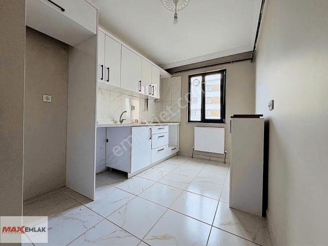 Barış Mahallesinde Asansörlü İskanlı 2+1 Arakat Daire