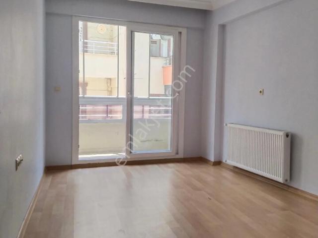 Barış Manço Cadde Üzerinde Kiralik Geniş 2+1 Ön Cephe Ve Asansörlü Bina