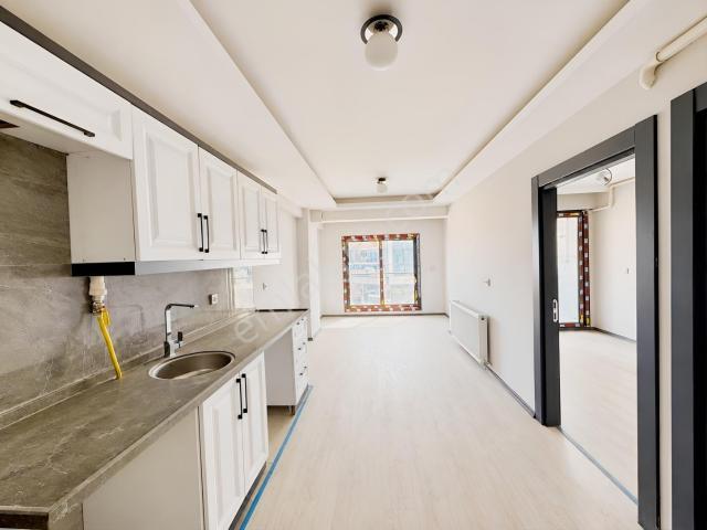 Barış Manço Caddesi Sıfır 1+1 Ön Cephe