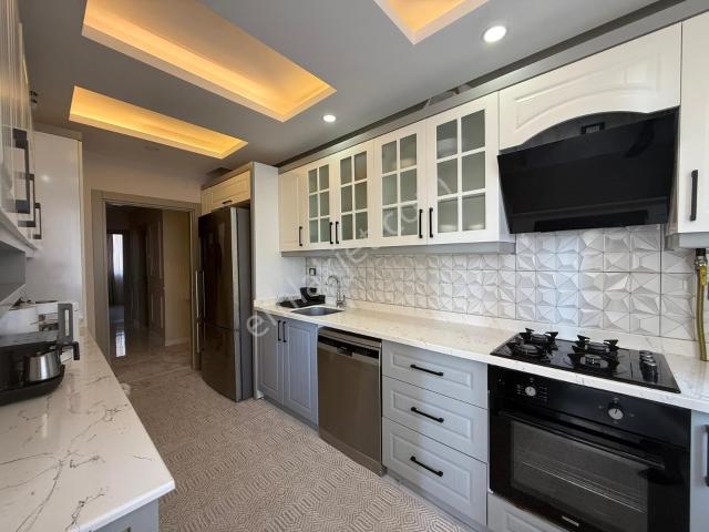 Barışmanço'da/3+1/k.mutfak/ç.banyo/g.odalı/kombi/lüks Yapılı Ev