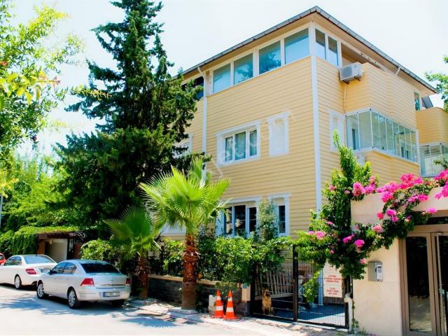 Barınaklar Larada Havuzlu 5+1 Müstakil Villa