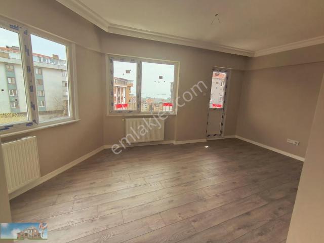 Barış'tan İçi Full Yenilenmiş Manzaralı Kiralık Daire