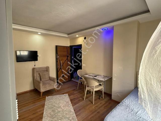 Baraj Yolunda Geniş Oturumlu 1+0 Eşyalı Daire