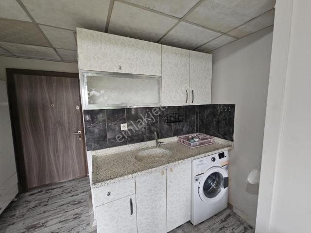Baraj Yolunda Lc Waikiki Arasında 1+1 Eşyalıkiralık Daire