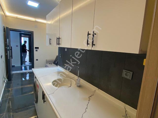 Barajyolu 1 Dakika Yürüme Mesafesi 1+1 Sıfır Eşyalı Kiralık Daire