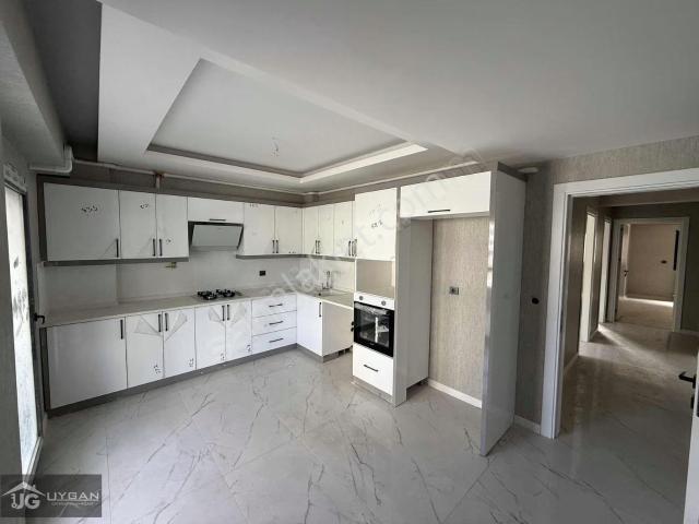 Baran Akgül'den Muratbey Mah.160m² 3+1 Havuzlu Site Lüx Arakat