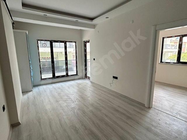 BARAN EMLAKTAN AVM CİVARI 1+1 DAİRE KIRALIKTIR