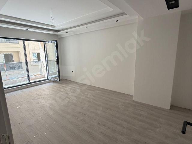 BARAN EMLAKTAN GÖL BAŞINDA 2+1 DAİRE SATILIK