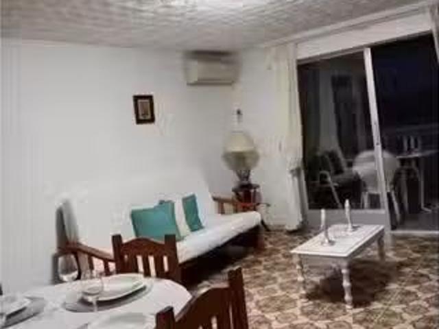 ¡Oferta! Apartamento de 3 dormitorios en alquiler en Guardamar.