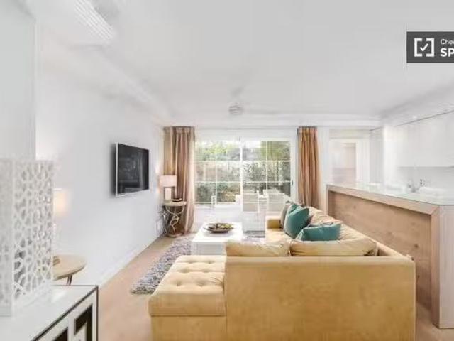 ¡Oferta! Apartamento de dos habitaciones cerca de la playa