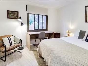 Encantador Habitación en 45 Carrer de Calderón de la Barca