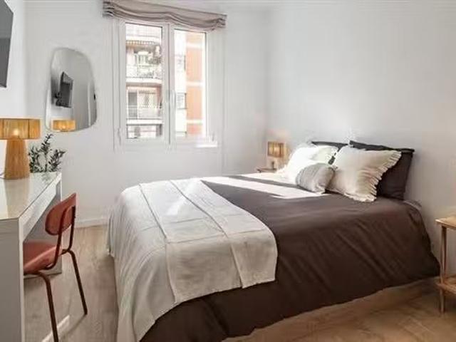 ¡En alquiler! Habitación en 346 Carrer de Lepant