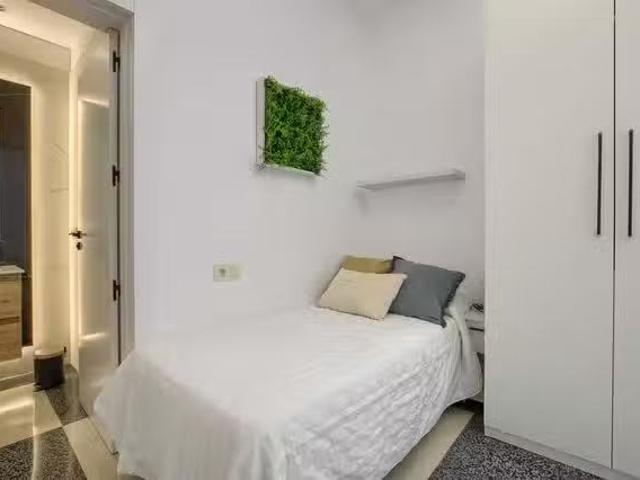 Bonito Habitación en Avenida de Daroca