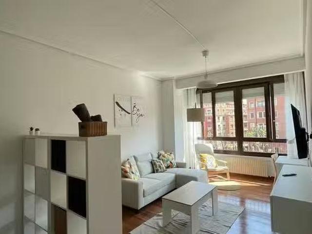 ¡Recién llegado! Habitación en Avenida del Ferrocarril, Basurtu