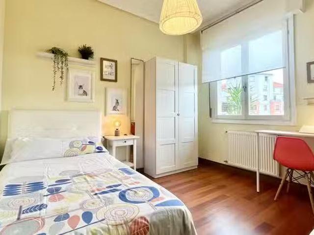 ¡En alquiler! Habitación en Avenida del Ferrocarril, Basurtu