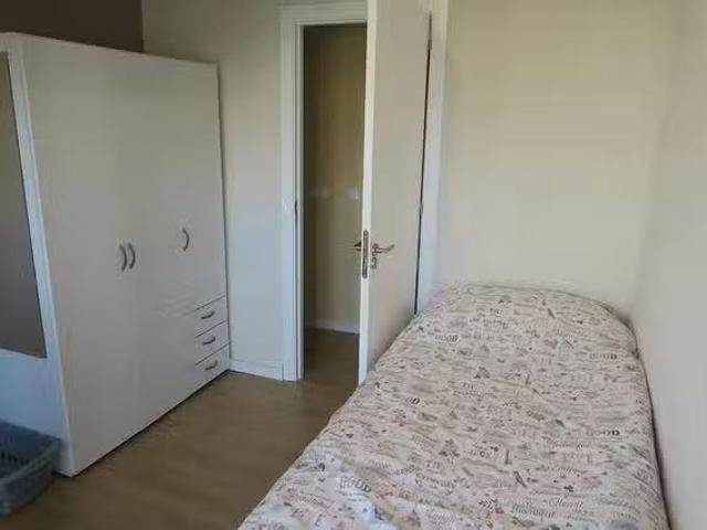 Acogedor Habitación en Avenida Santa Cecilia, Barrio León