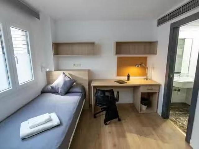 Bonito Habitación en Avenida Universidad