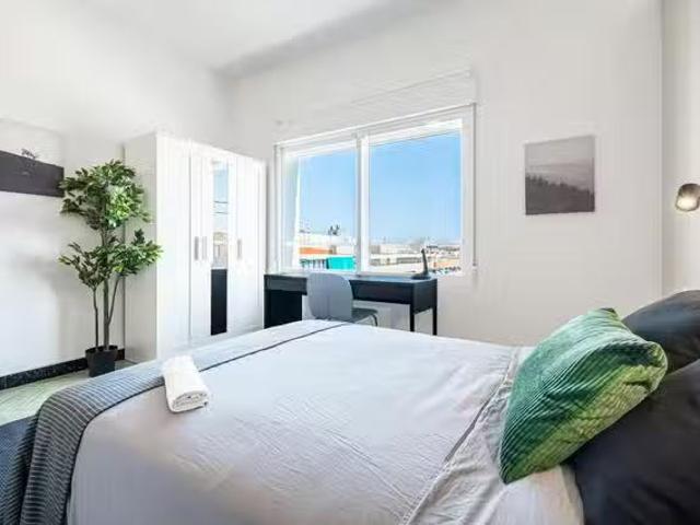 ¡Oferta! Habitación en Avinguda d'Aguilera, Benalúa
