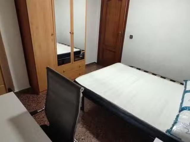 Encantador Habitación en Avinguda de la Plata