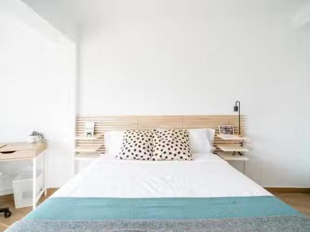 ¡Renta! Habitación en Avinguda del Primat Reig, Trinitat