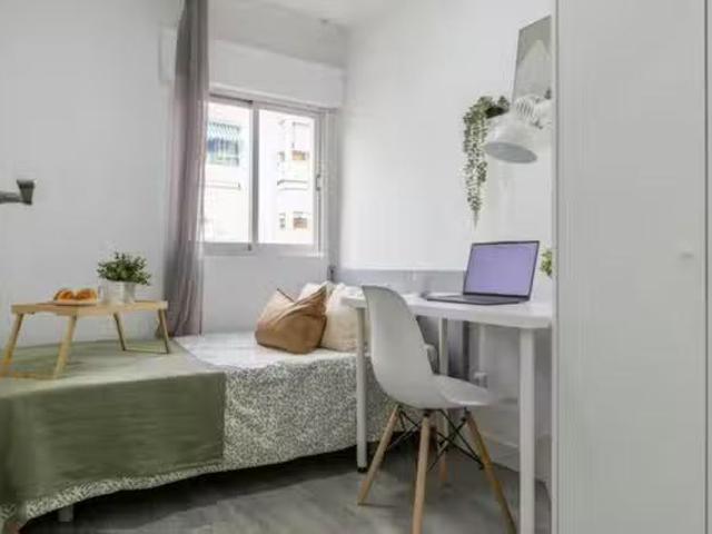 ¡Renta! Habitación en Camino Viejo de Vicálvaro, Vicálvaro
