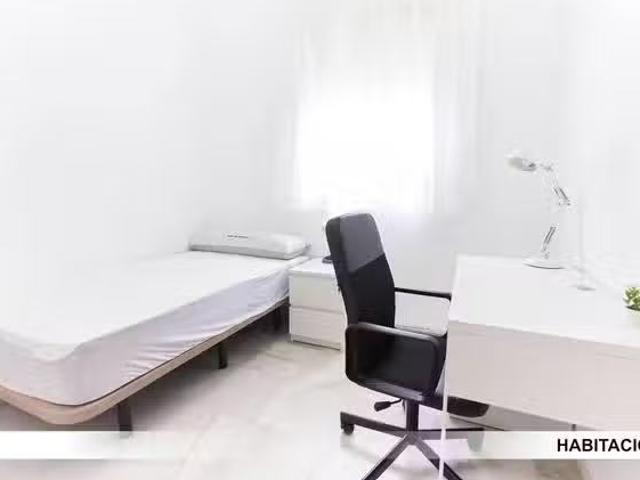 Nuevo Habitación en Calle Carlos Brujes, Tiro de Línea Santa G.